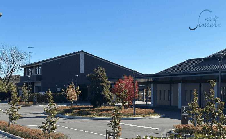 右火葬棟・左式場棟